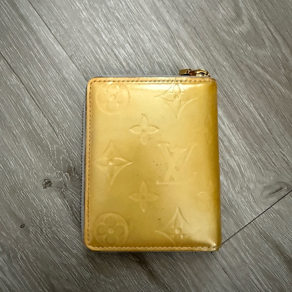 Louis Vuitton Vernis Compact Card Holder Wallet